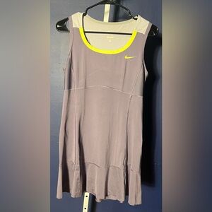 Nike Dri Fit Women's tennis Gray /green Dress size Large